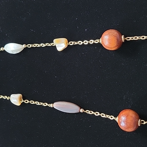 Mother of Peral Long Necklace - Picture 2 of 3